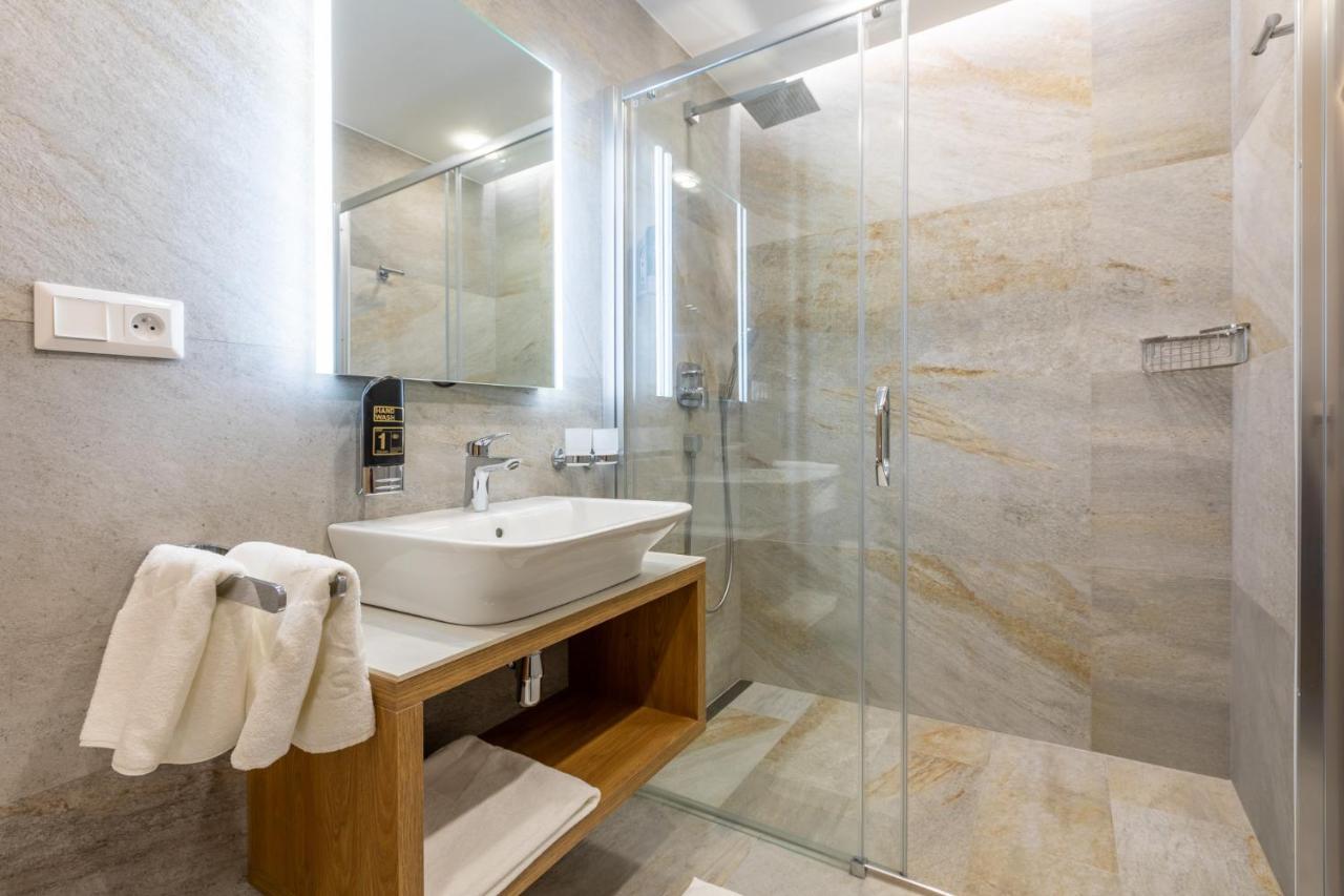 Aplend Lake Resort Štrbské Pleso エクステリア 写真