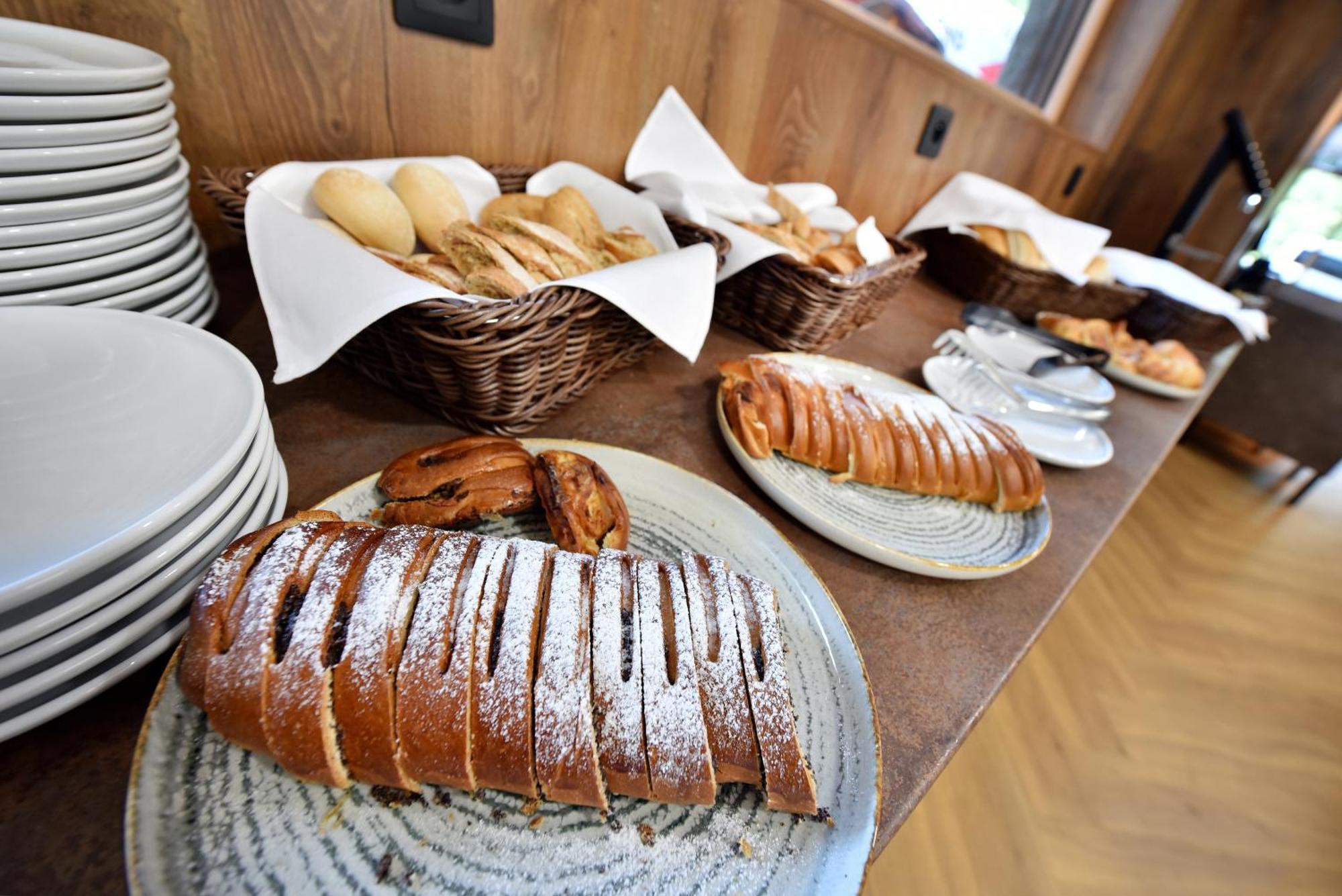Aplend Lake Resort Štrbské Pleso エクステリア 写真